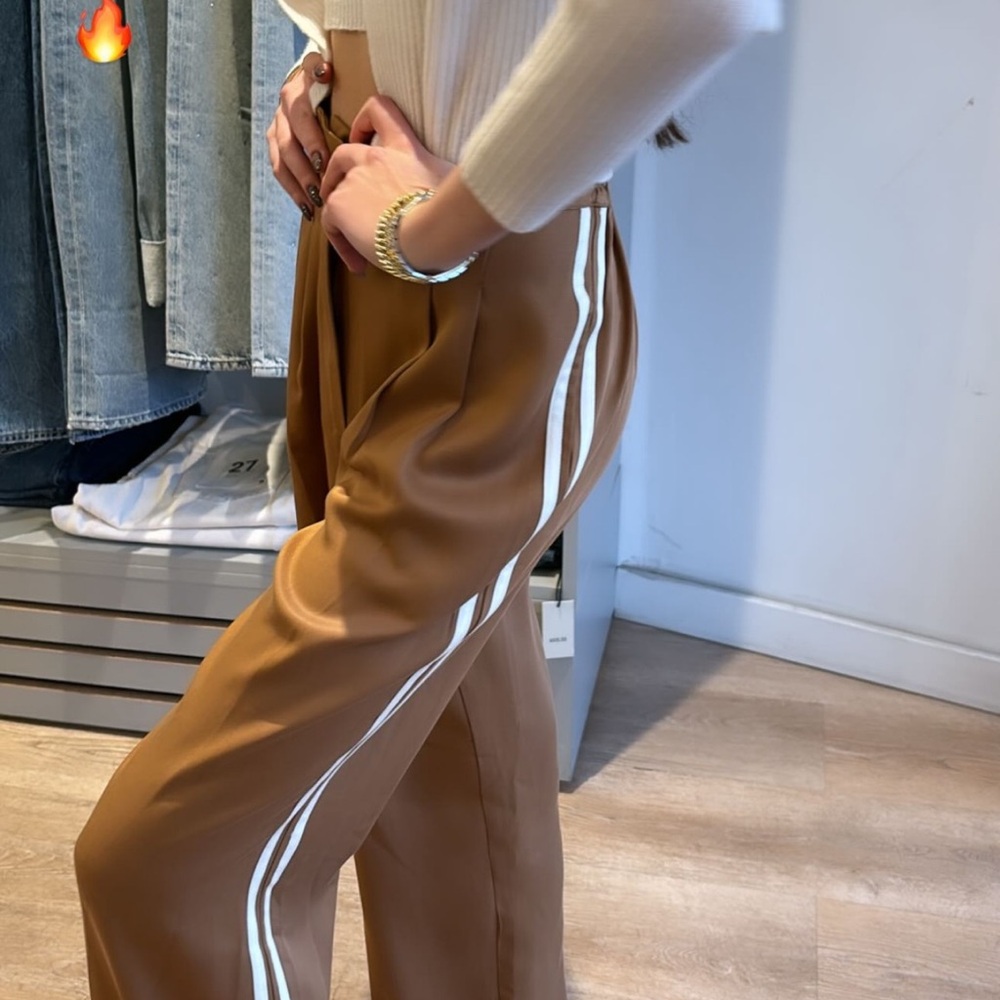 DONNI. Brown Trousers with White Accents